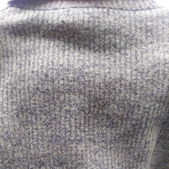 BR merino wool  medium ribbed turtleneck, olive green - Picture 4 of 11